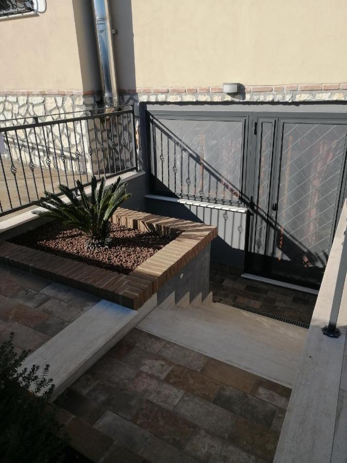 La Casa Del Borgo-Intero Appartamento لاتينا المظهر الخارجي الصورة